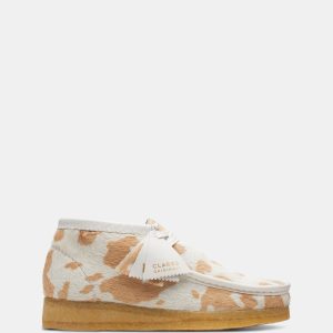 Wallabee Boot. (W) Tan Cow Print