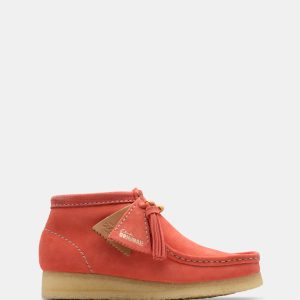 Wallabee Boot. (w) Coral Suede